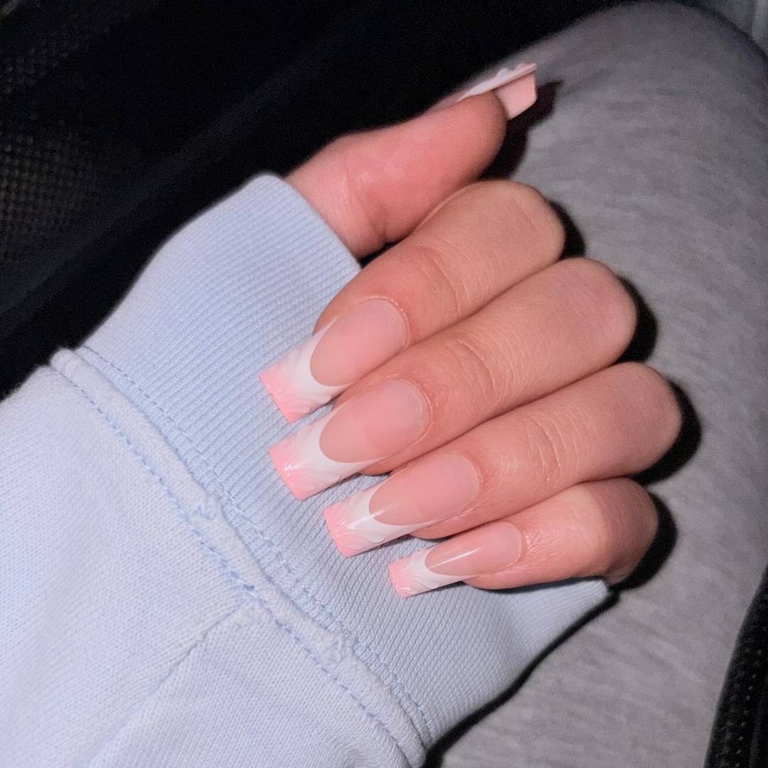 Press-on Nails: Pink Blossom Elegance