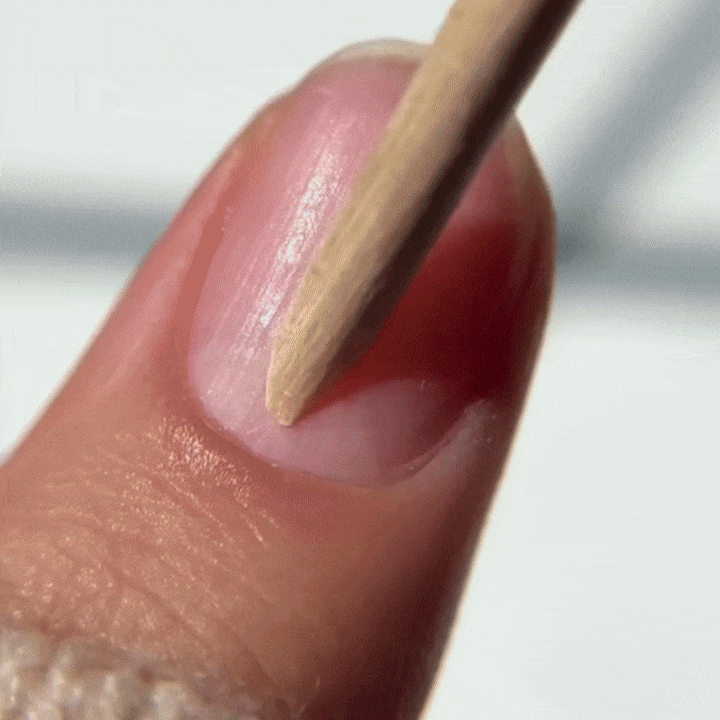 Press-on Nails: Romantic French Elegance